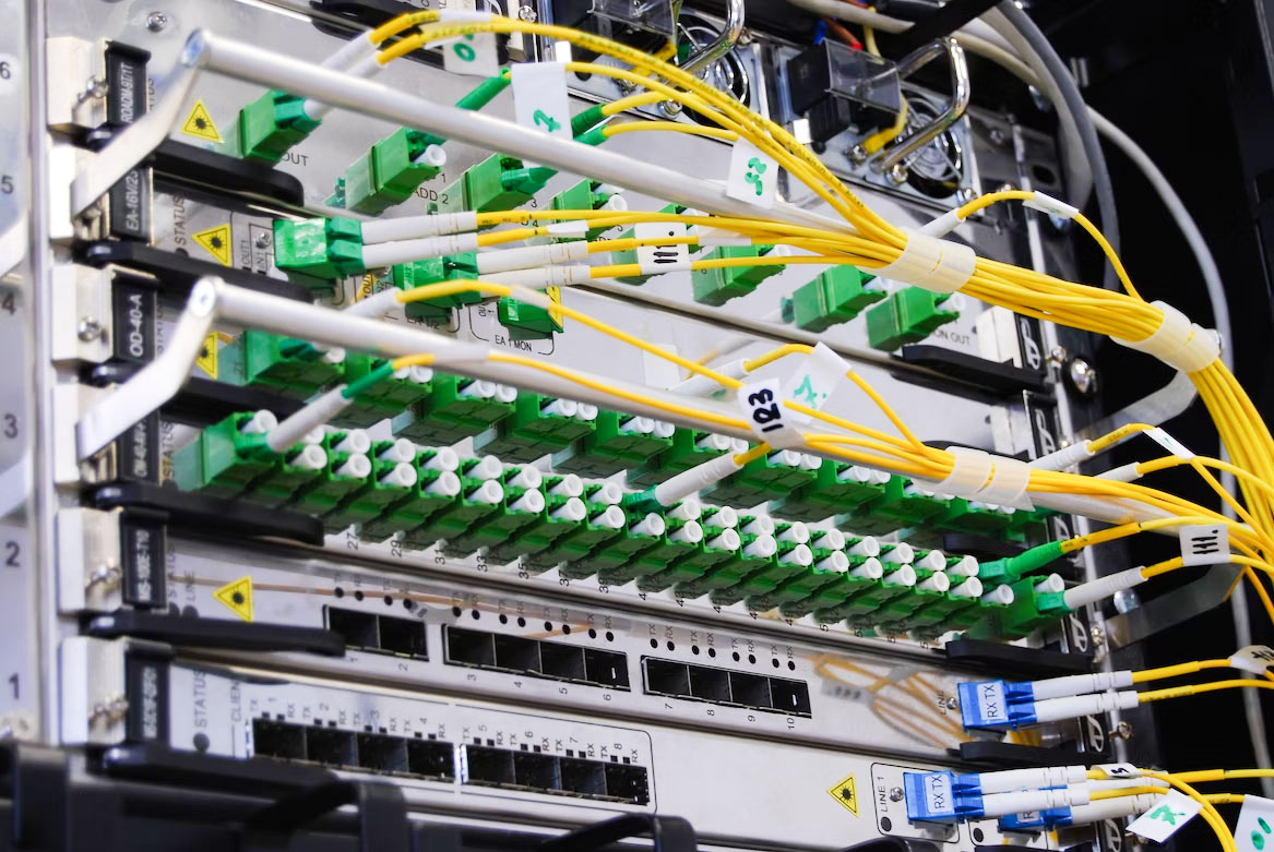 Reliable fiber optic connection